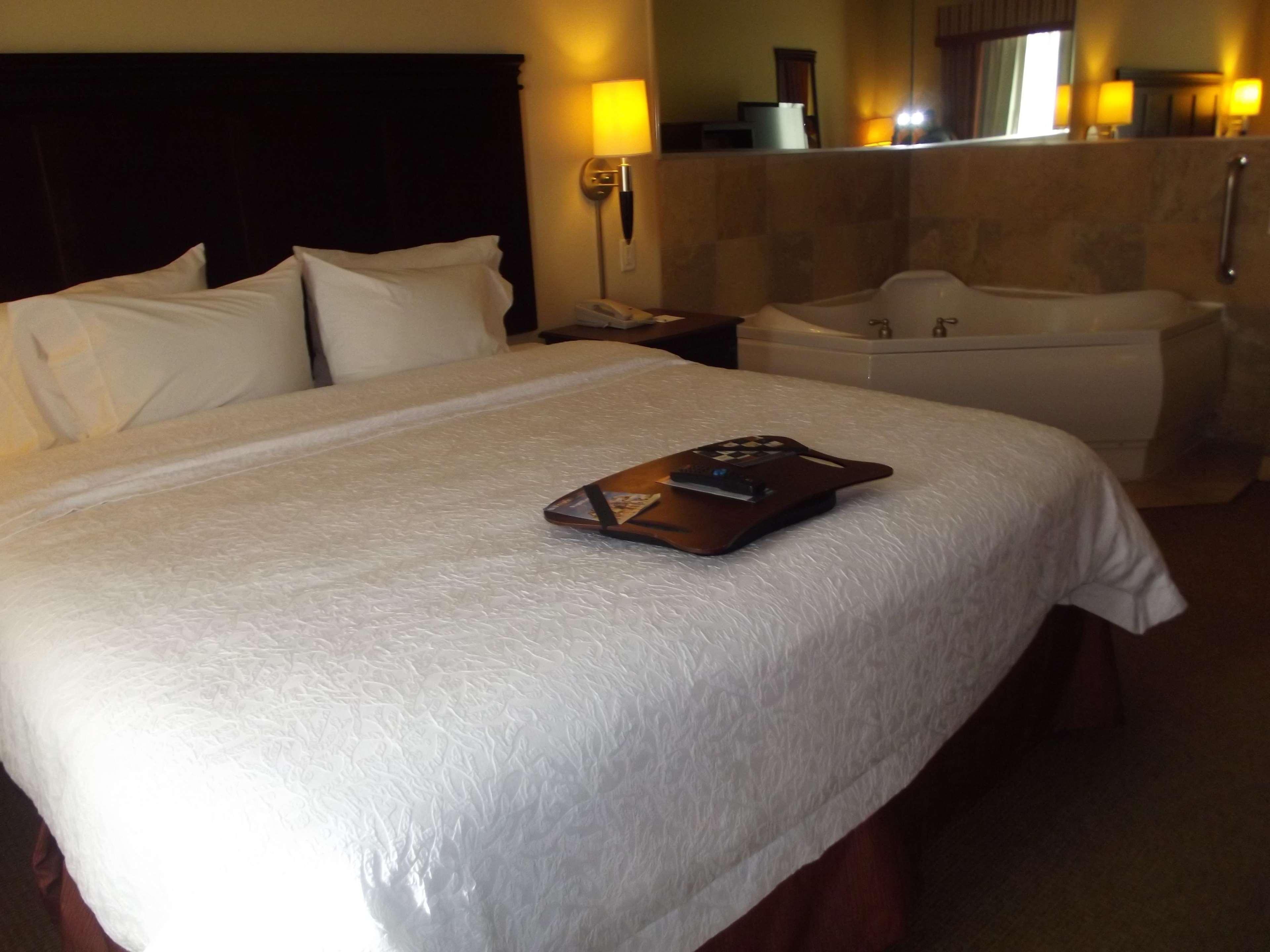 Hampton Inn & Suites Gainesville Bagian luar foto