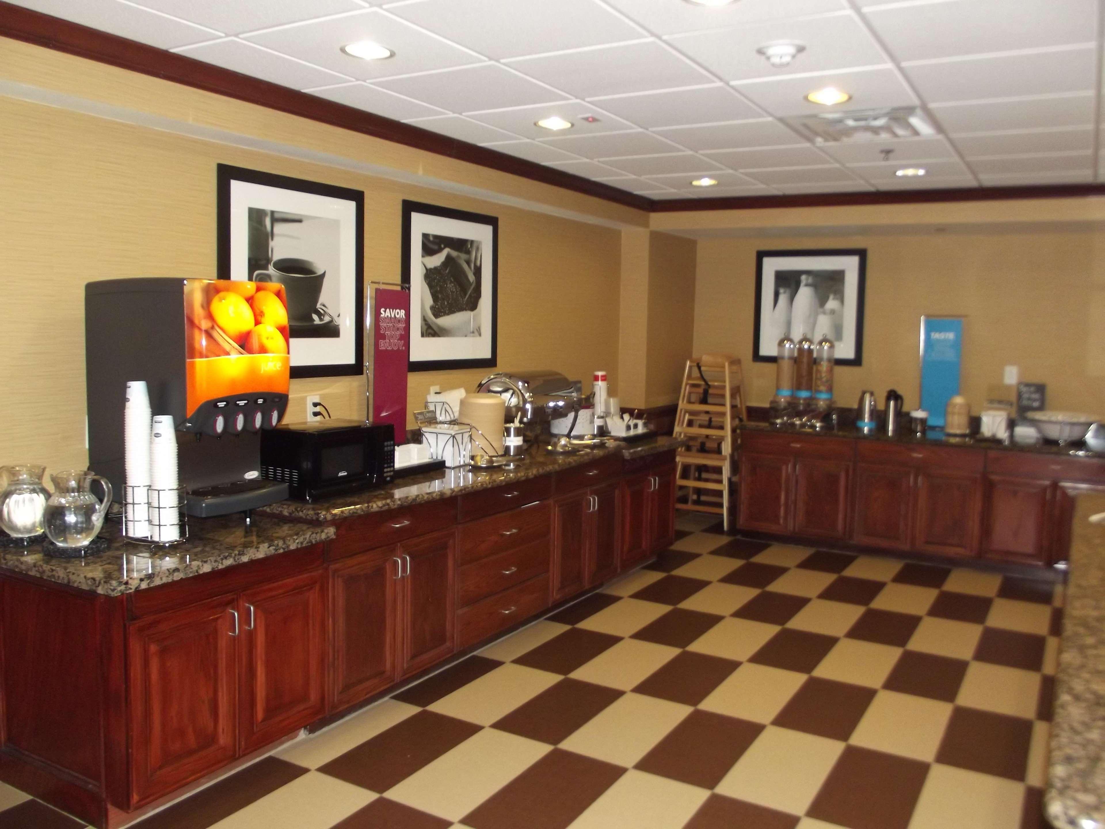 Hampton Inn & Suites Gainesville Bagian luar foto